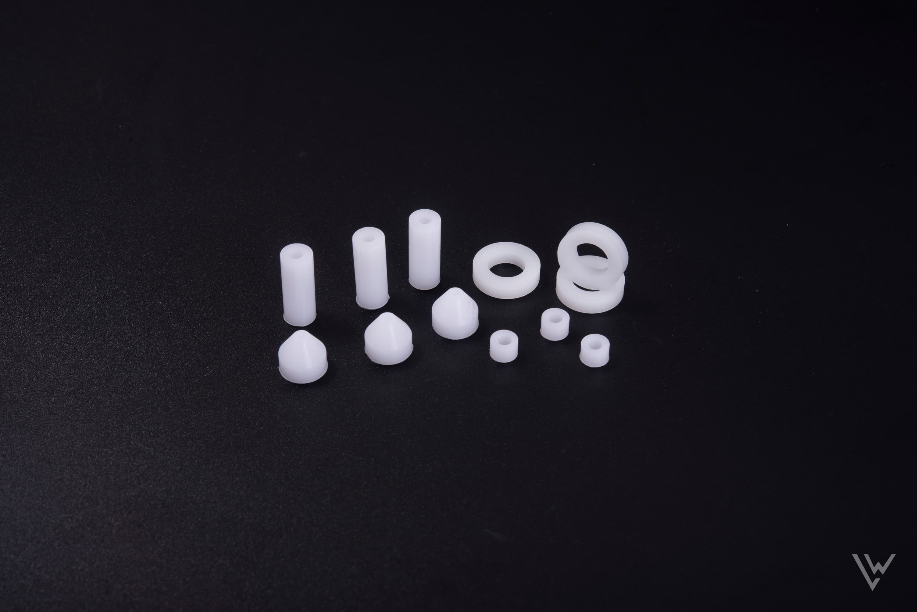 PA6尼龙隔离柱POM